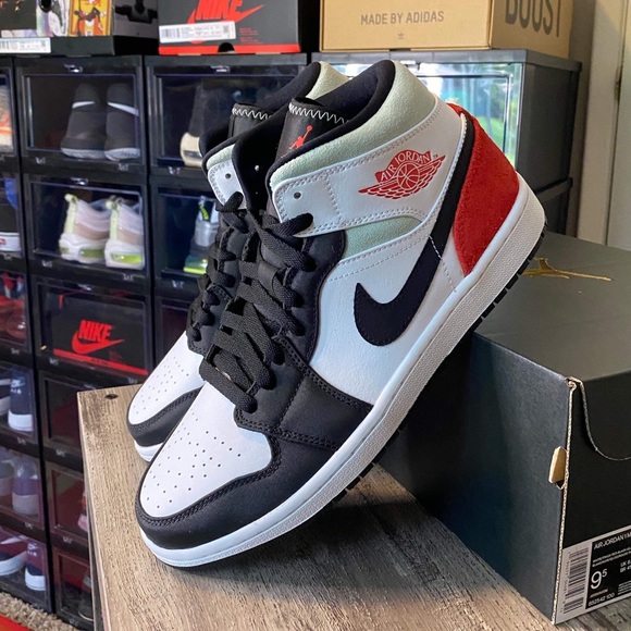 Jordan 1 mid Union black toe - Picture 2 of 8